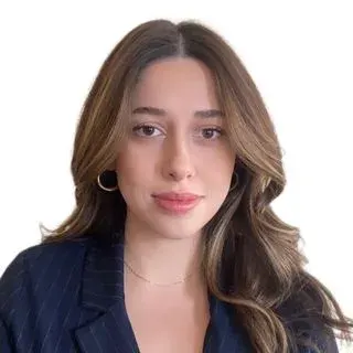Psk. Merve Saadet Erten — Psikoloji, Mersin. Portre fotoğrafı.
