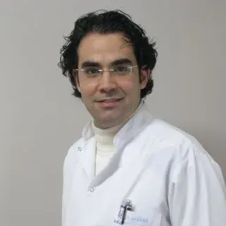 Prof. Dr. Oral Sökücü profilinde yer alan galeri fotoğrafı.