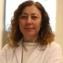 Uzm. Dr. Mürüvvet Topaloğlu — Psikiyatri, İstanbul. Portre fotoğrafı.