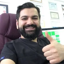 Dr. Dt. Sina Yıldırım — Kartal, İstanbul. Portre fotoğrafı.