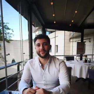 Fzt. Efe Turan — Fizyoterapi Ve Rehabilitasyon, Ankara. Portre fotoğrafı.