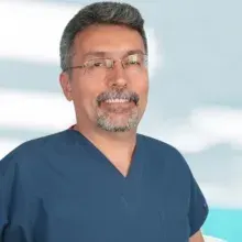 Op. Dr. Yılmaz Özcan — Kadın Hastalıkları Ve Doğum, Bağlar, Diyarbakır. Portre fotoğrafı.
