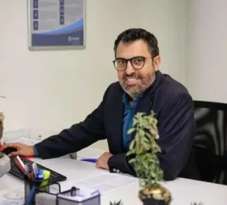 Doç. Dr. Erol Arslan profilinde yer alan galeri fotoğrafı.