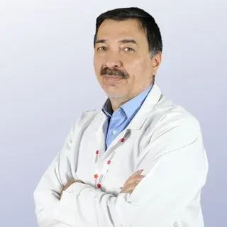 Uzm. Dr. Deniz Dazkır — Enfeksiyon Hastalıkları, Üsküdar, İstanbul. Portre fotoğrafı.