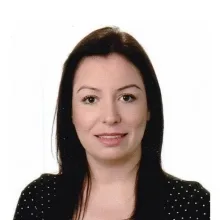 Uzm. Dr. Beril Karahan Erseven — İç Hastalıkları, Edirne. Portre fotoğrafı.