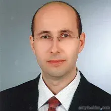 Doç. Dr. Mehmet Vural — Pendik, İstanbul. Portre fotoğrafı.