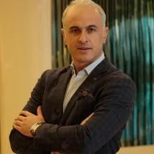 Dr. Metin Mutlu — Fiziksel Tıp Ve Rehabilitasyon, İstanbul. Portre fotoğrafı.