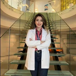 Psk. Esra Keçeyapan — Psikoloji, İstanbul. Portre fotoğrafı.