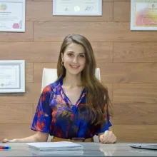 Dyt. Rojin Üstün — Diyetisyen. Portre fotoğrafı.