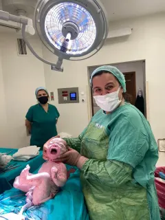 Op. Dr. Emine Suat profilinde yer alan galeri fotoğrafı.