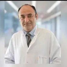 Op. Dr. Turgut Türkel — Çocuk Cerrahisi, Bursa. Portre fotoğrafı.