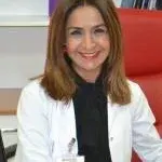 Uzm. Dr. Yasemin Arslan — Fiziksel Tıp Ve Rehabilitasyon, İzmir. Portre fotoğrafı.