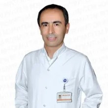 Uzm. Dr. Ahmet Dinç — Fiziksel Tıp Ve Rehabilitasyon, Kocaeli. Portre fotoğrafı.