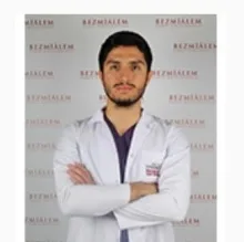 Uzm. Dt. Taha Aktaş — İstanbul. Portre fotoğrafı.