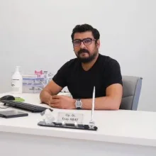 Op. Dr. Eray Abat — Beyin Ve Sinir Cerrahisi, Kayseri. Portre fotoğrafı.