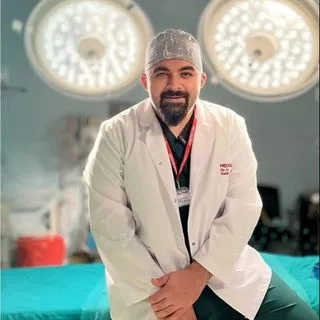 Op. Dr. Salih Can Çelik — Genel Cerrahi, Ordu. Portre fotoğrafı.