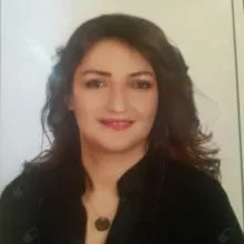Uzm. Dr. Gülümser Kızıltaş Tokmak — Nöroloji, Ümraniye, İstanbul. Portre fotoğrafı.