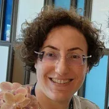Uzm. Dr. Yasemin Dilek Soysal — Çocuk Gastroenterolojisi, Üsküdar, İstanbul. Portre fotoğrafı.