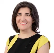 Op. Dr. Tuba Erdoğan — Plastik Rekonstrüktif Ve Estetik Cerrahi, İstanbul. Portre fotoğrafı.