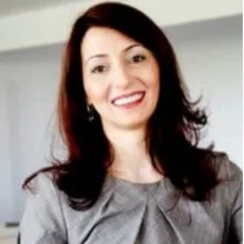 Emine Altıay — Aile Danışmanlığı. Portre fotoğrafı.