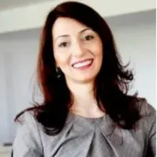 Emine Altıay — Aile Danışmanlığı. Portre fotoğrafı.