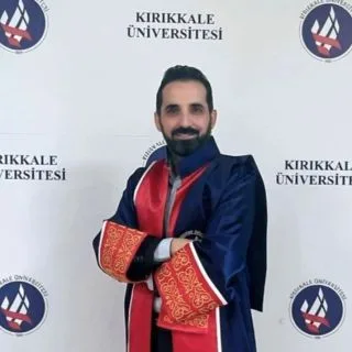 Doç. Dr. Adnan Özdemir — Radyoloji, Yahşihan, Kırıkkale. Portre fotoğrafı.