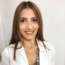 Dyt. Melis Aral — Diyetisyen, Antalya. Portre fotoğrafı.