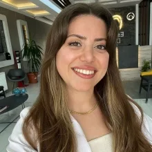 Dt. Beyza Nur Çalı — Diş Hekimi, Ankara. Portre fotoğrafı.