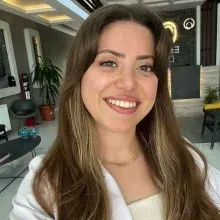 Dt. Beyza Nur Çalı — Diş Hekimi, Ankara. Portre fotoğrafı.