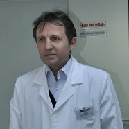 Uzm. Dr. Nusret Haliloğlu — Radyoloji. Portre fotoğrafı.