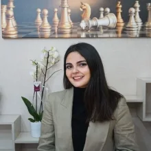 Psk. Ece Caferoğlu — Psikoloji. Portre fotoğrafı.