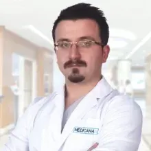 Dr. Esat Mahmut Ergun — Acil Tıp, Canik, Samsun. Portre fotoğrafı.