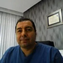 Dt. Özgür Köseoğlu — Diş Hekimi, Samsun. Portre fotoğrafı.