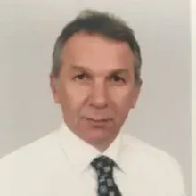 Prof. Dr. Turgay Seçkin — İzmir. Portre fotoğrafı.