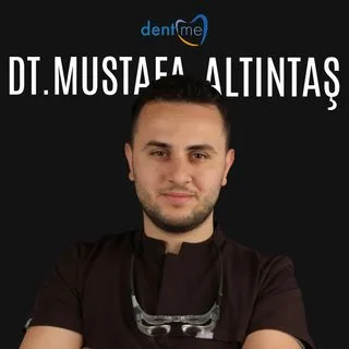 Dt. Mustafa Altıntaş — Diş Hekimi, İzmir. Portre fotoğrafı.