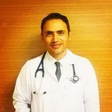 Doç. Dr. Mehmet Fatih Özlü — Kardiyoloji, Kepez, Antalya. Portre fotoğrafı.