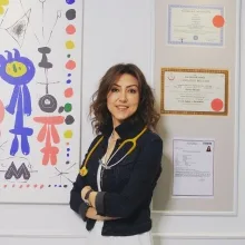 Uzm. Dr. Zeynep İbişoğlu Baştan — Çocuk Sağlığı Ve Hastalıkları, Antalya. Portre fotoğrafı.