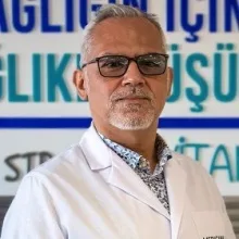 Dr. Öğr. Üyesi Herman Mayısoğlu — Dermatoloji, Bahçelievler, İstanbul. Portre fotoğrafı.