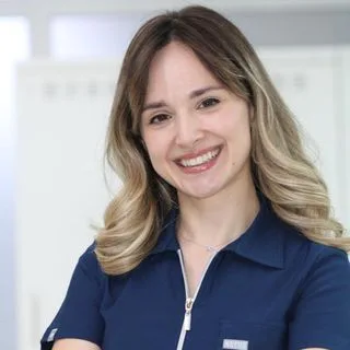 Dr. Dt. İpek Gizem Bekiroğlu — Ankara. Portre fotoğrafı.
