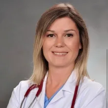 Uzm. Dr. Ebru Bellek Karakaş — Göğüs Hastalıkları, Ataşehir, İstanbul. Portre fotoğrafı.