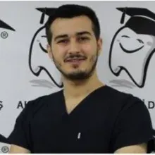 Dt. Onur Kütük — Diş Hekimi, Seyhan, Adana. Portre fotoğrafı.