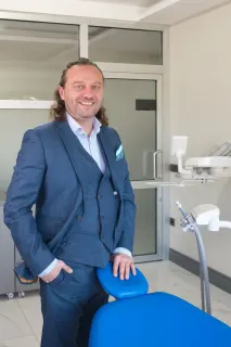 Prof. Dr. Törün Özer profilinde yer alan galeri fotoğrafı.