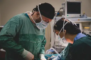 Op. Dr. Gökhan Ateş profilinde yer alan galeri fotoğrafı.