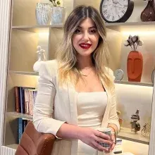 Uzm. Dr. Şerife Aslan — Psikiyatri, Antalya. Portre fotoğrafı.