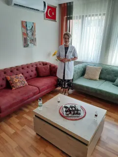 Prof. Dr. Demet Karnak profilinde yer alan galeri fotoğrafı.