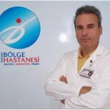 Uzm. Dr. Faruk Biçer — Çocuk Sağlığı Ve Hastalıkları, İstanbul. Portre fotoğrafı.