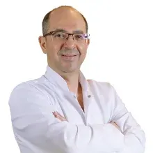 Op. Dr. Şakir C. Algan — Göz Hastalıkları, Ankara. Portre fotoğrafı.