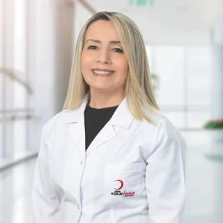 Op. Dr. Ayfer Ertürk — Göz Hastalıkları, Kartal, İstanbul. Portre fotoğrafı.