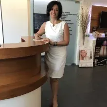 Dr. Gülçin Turan — Sertifikalı Medikal Estetik, Denizli. Portre fotoğrafı.
