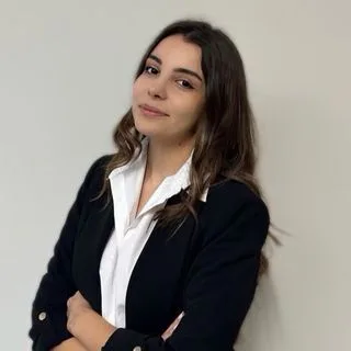Psk. Nilay Yıldızay — Psikoloji. Portre fotoğrafı.
